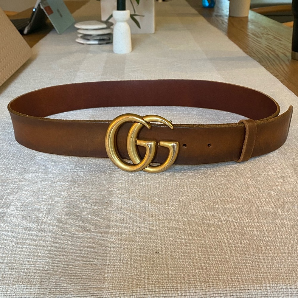 Authentic brown leather Gucci belt. Size 85cm.